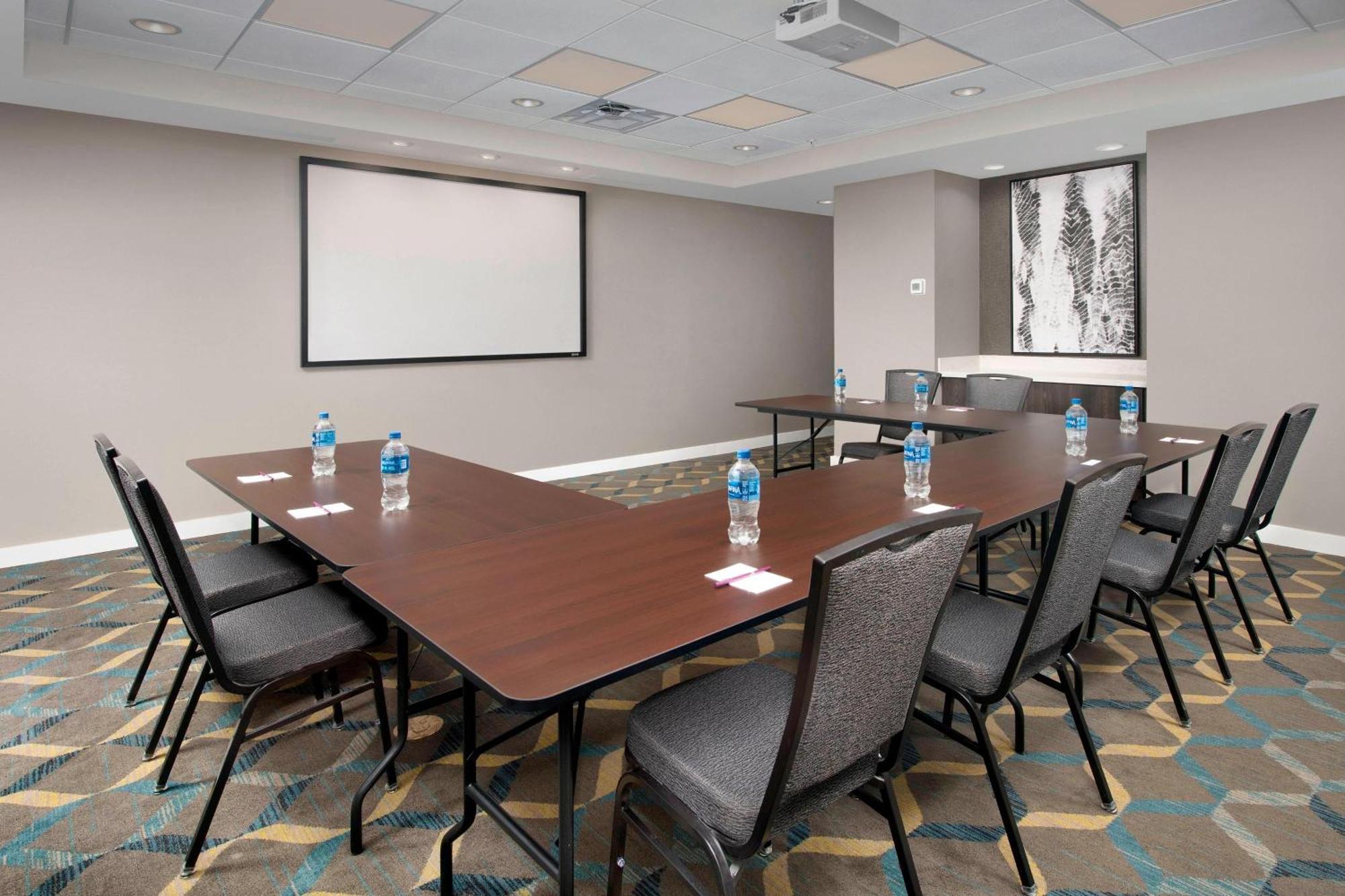 Residence Inn By Marriott Lubbock Southwest Бизнес фото